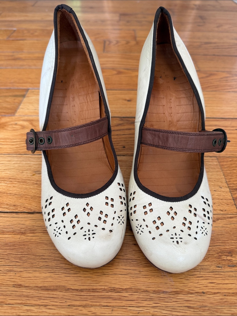 Chie Mihara cut out Cream Leather Mary Jane heels  with Brown Strap